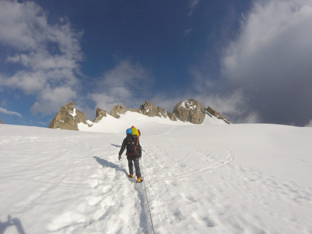 Randonnée glacière alpinisme
initiation vers aiguille du tour
en cordée