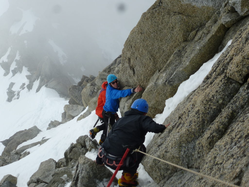 Passage technique escalade en rocher initiation alpinisme