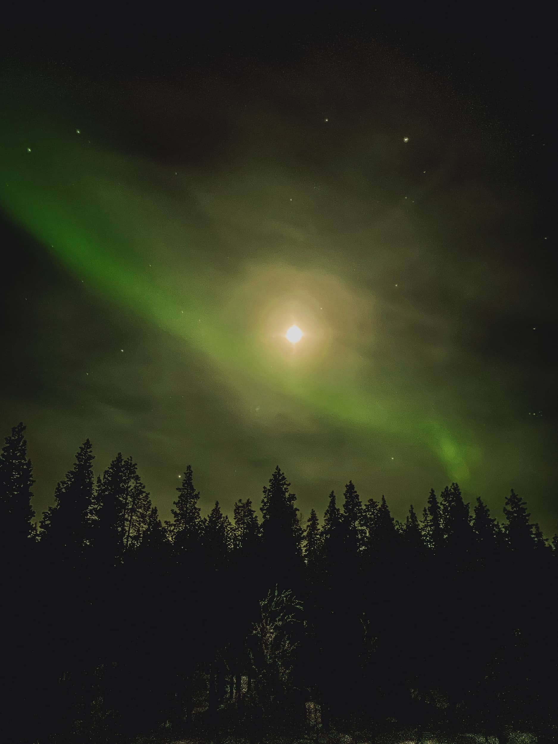Où voir des aurores boréales Akäslompolo
