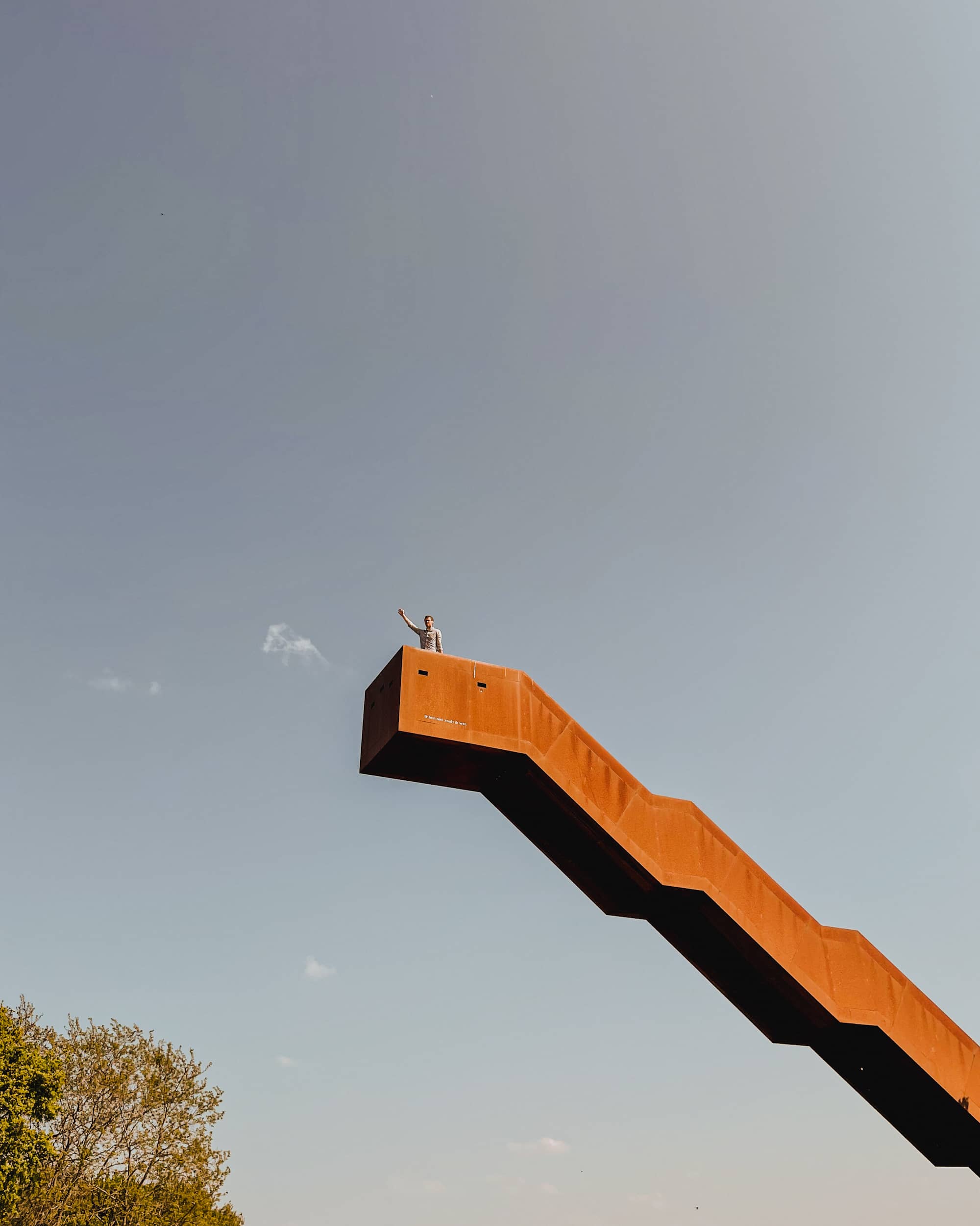 Balade Vlooybergtoren à Tielt-Winge : entre art et nature à la découverte d’une tour en forme d’escaliers