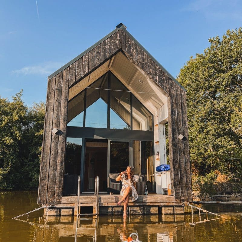 logement insolite Bretagne cabane sur l'eau Morbihan