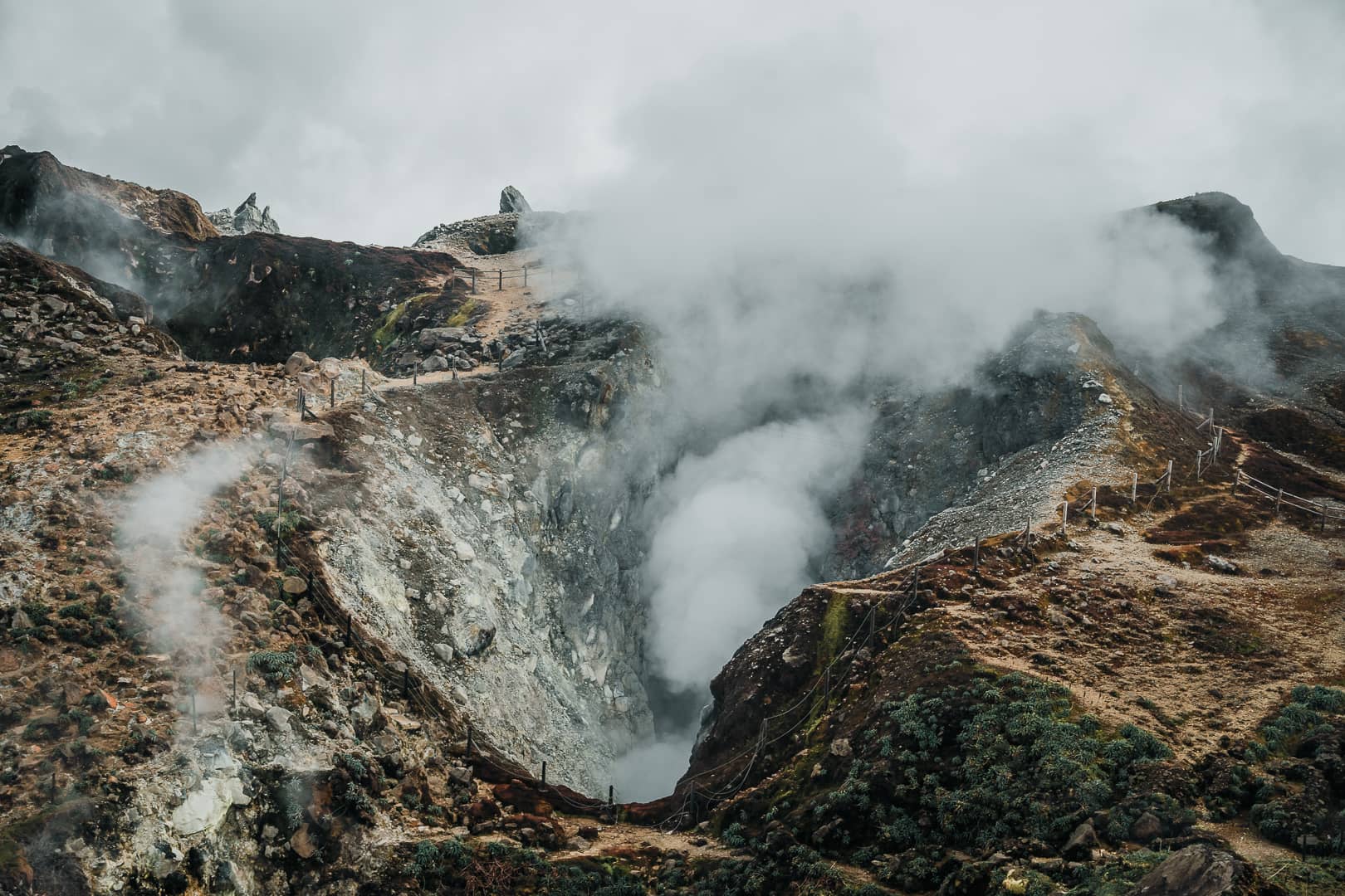 cratère volcan guadeloupe 