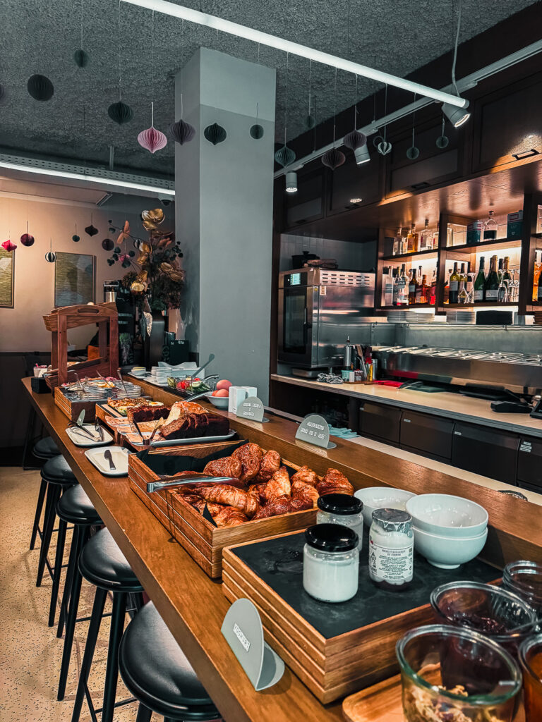 petit déjeuner the usual 