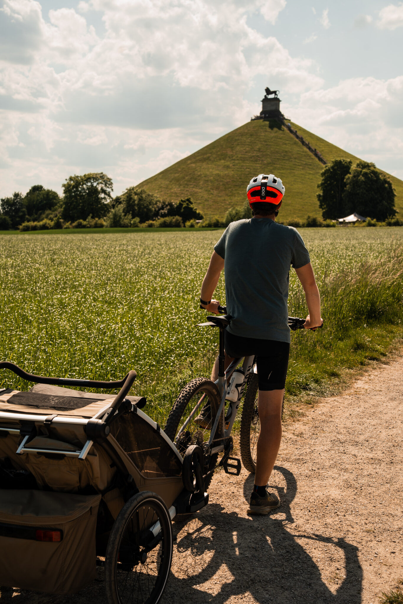 balade à vélo remorque enfant belgique 